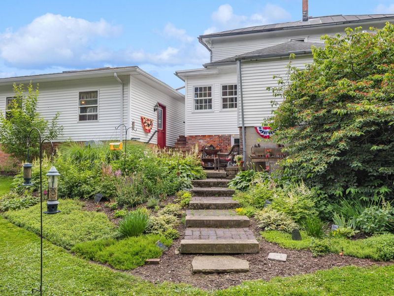 194 S Hartford Avenue, Centerburg, OH 43011 Photo 4