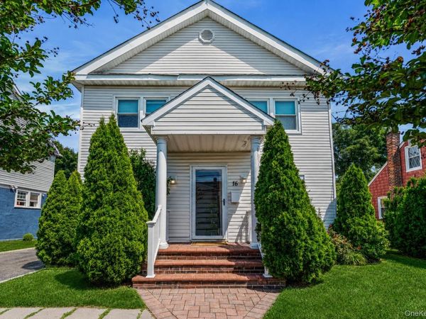 16 North Street , Glen Cove, NY 11542