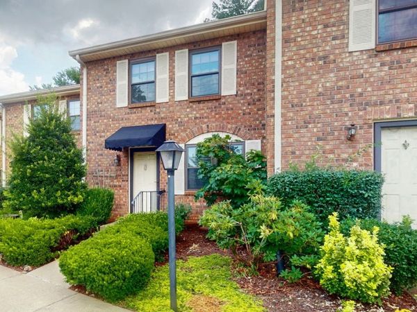 102 Thistle Ln, Hermitage, TN 37076