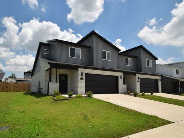723 Sun Meadows Loop, Centerton, AR 72719