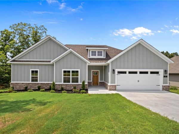 217 Kinross Drive, Bella Vista, AR 72715