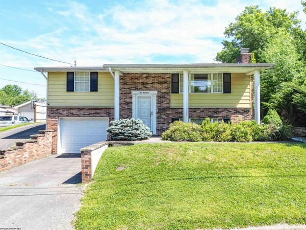 214 Florida Avenue, Westover, WV 26501