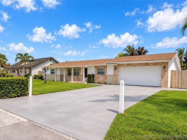 1670 SE Madison Street, Stuart, FL 34997