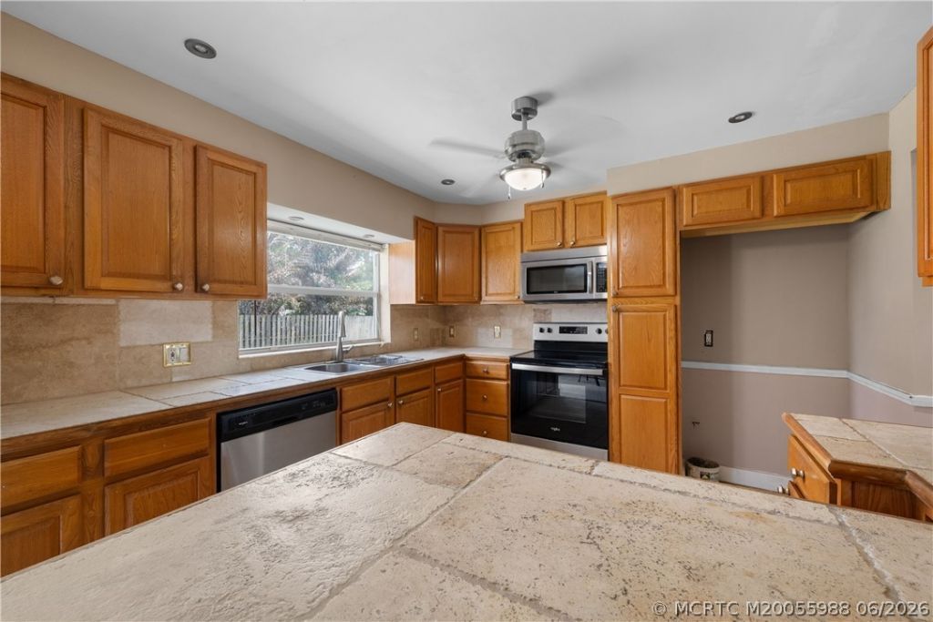 1670 SE Madison Street, Stuart, FL 34997 Photo