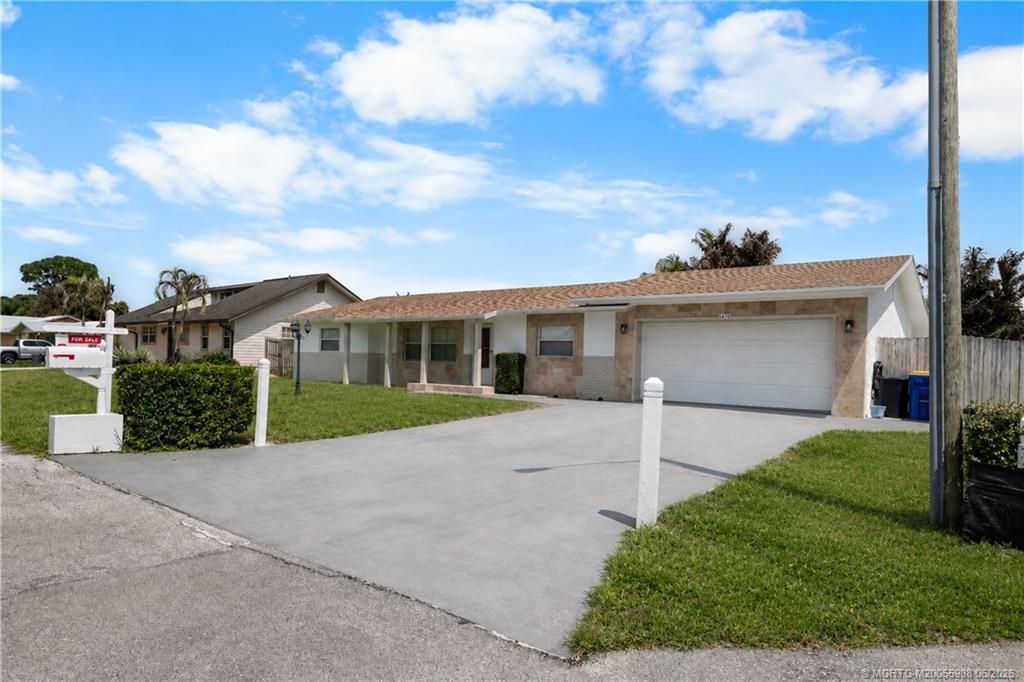 1670 SE Madison Street , Stuart, FL 34997 Photo