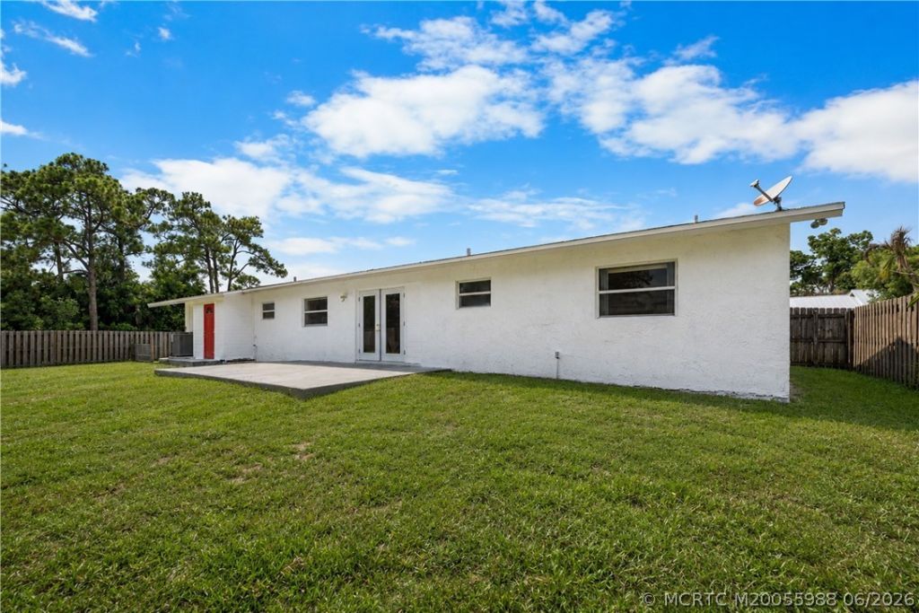 1670 SE Madison Street, Stuart, FL 34997 Photo