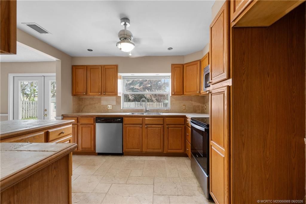 1670 SE Madison Street , Stuart, FL 34997 Photo