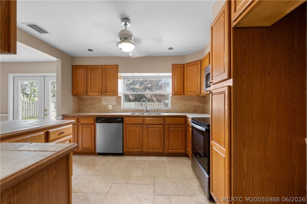 1670 SE Madison Street, Stuart, FL 34997 Photo