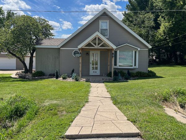 316 Elm Street , Buffalo, IA 52728