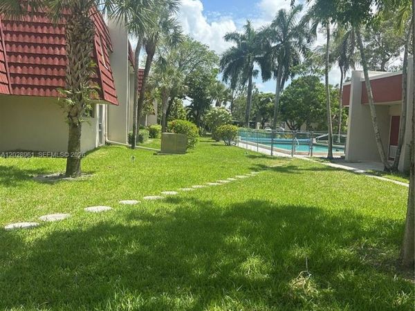 5 Jacaranda Country Club Dr , Unit 206, Plantation, FL 33324