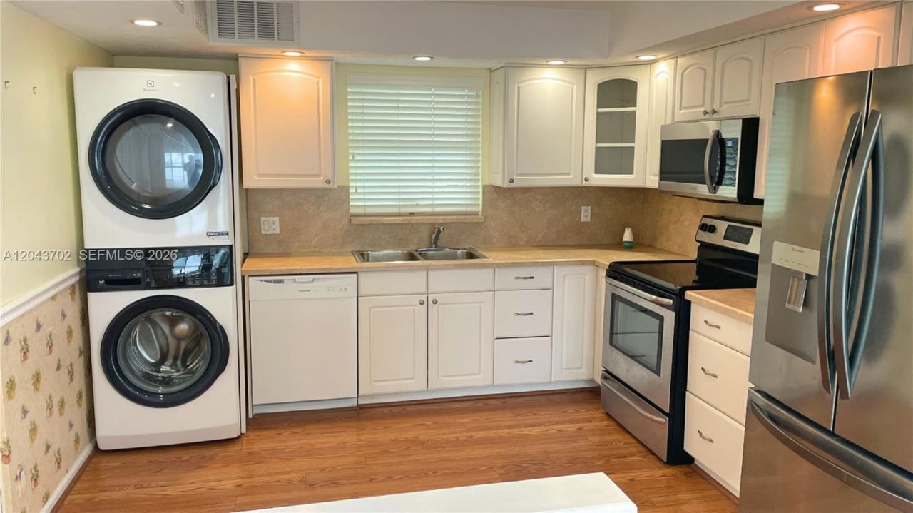 401 Lake Shore Dr, Unit 801, Lake Park, FL 33403 Photo