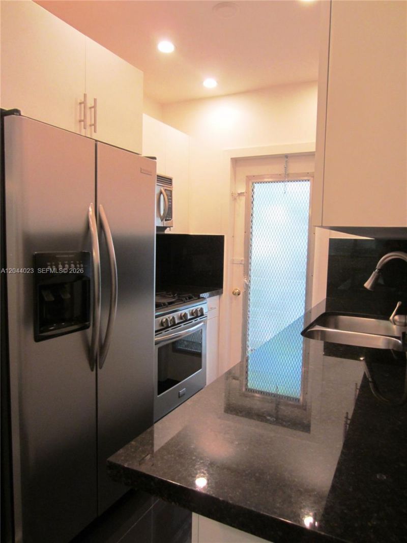 8132 Harding Ave , Unit 5, Miami Beach, FL 33141 Photo