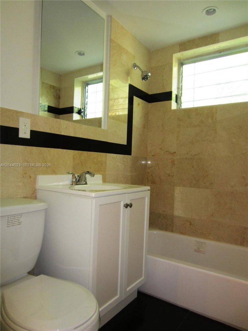 8132 Harding Ave , Unit 5, Miami Beach, FL 33141 Photo