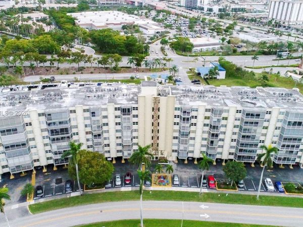 200 Diplomat Pkwy, Unit 234, Hallandale Beach, FL 33009