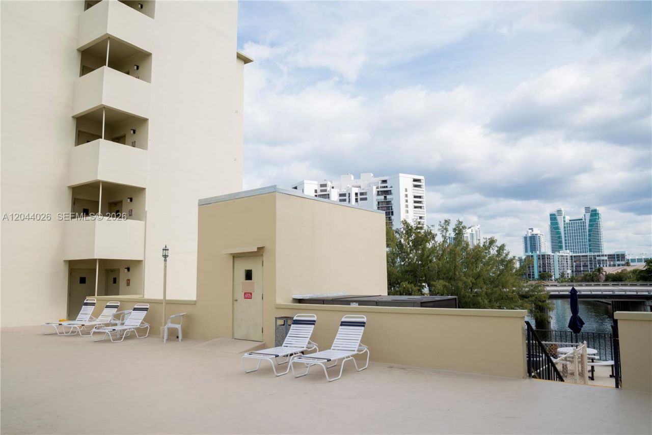200 Diplomat Pkwy, Unit 234, Hallandale Beach, FL 33009 Photo