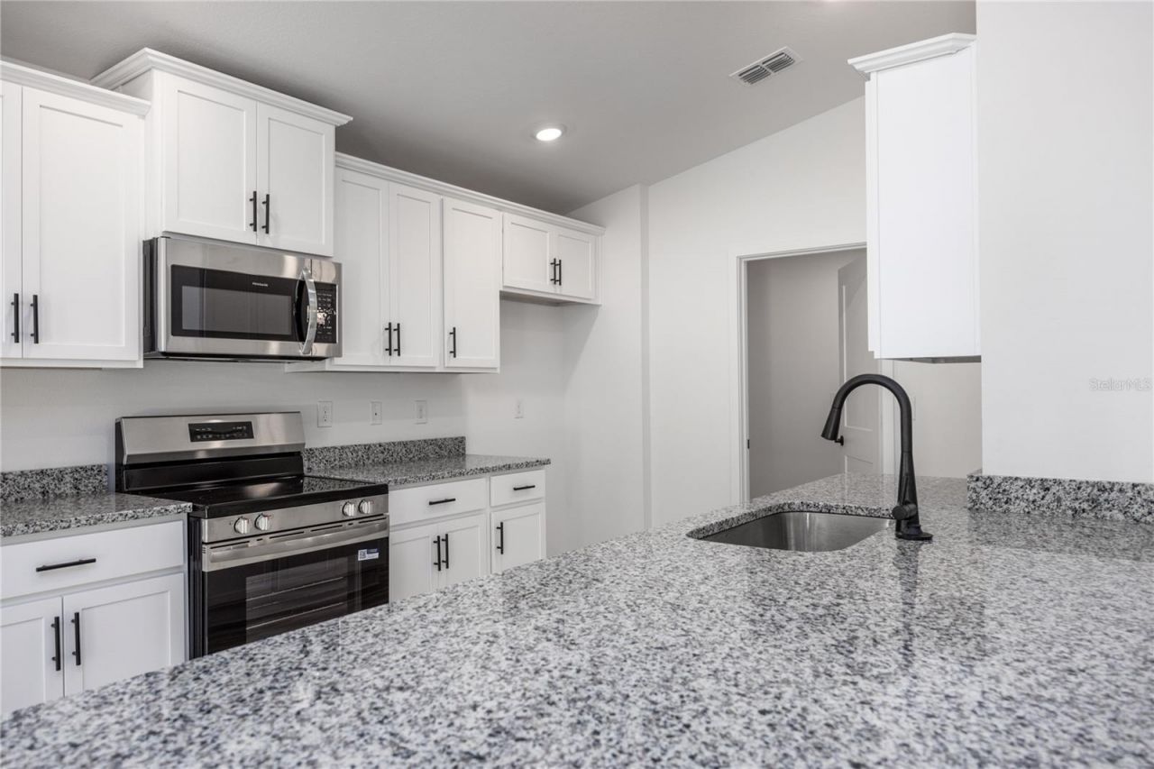 2573 SW 250th Drive , Newberry, FL 32669 Photo
