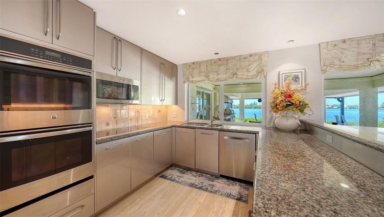 321 Lookout Point Drive, Osprey, FL 34229 Photo