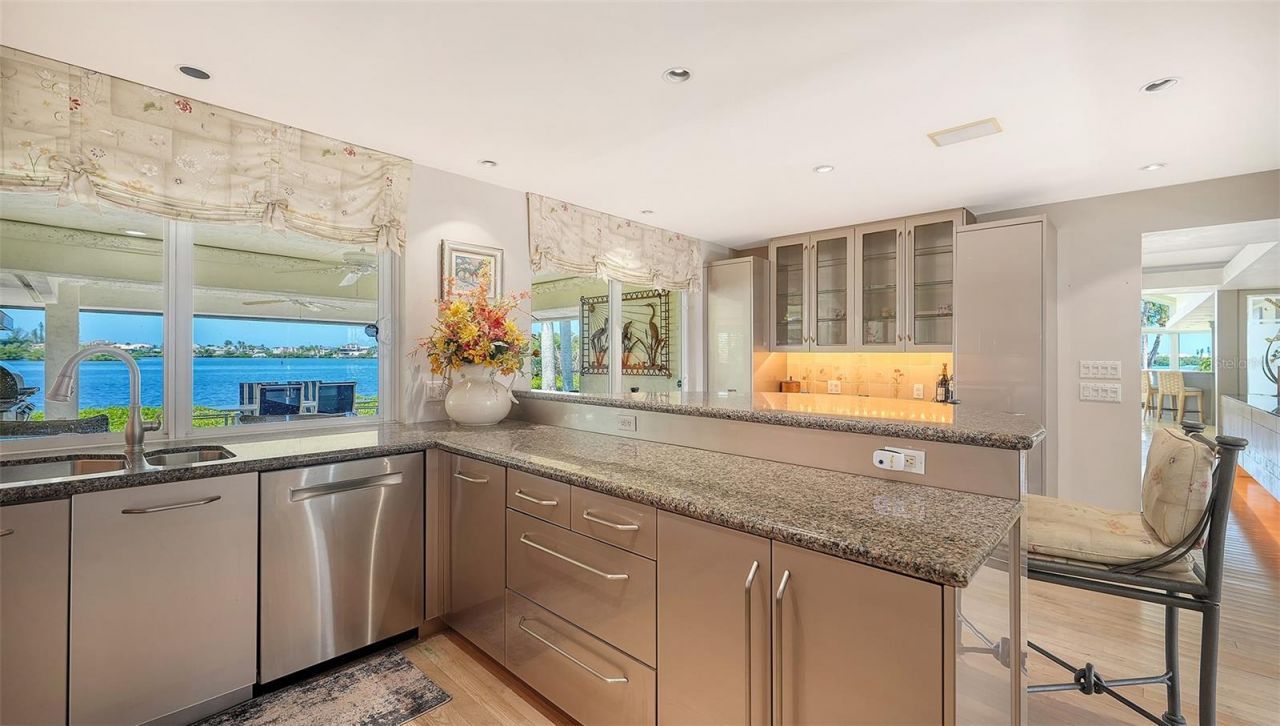 321 Lookout Point Drive, Osprey, FL 34229 Photo