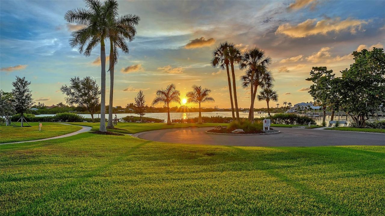 321 Lookout Point Drive, Osprey, FL 34229 Photo