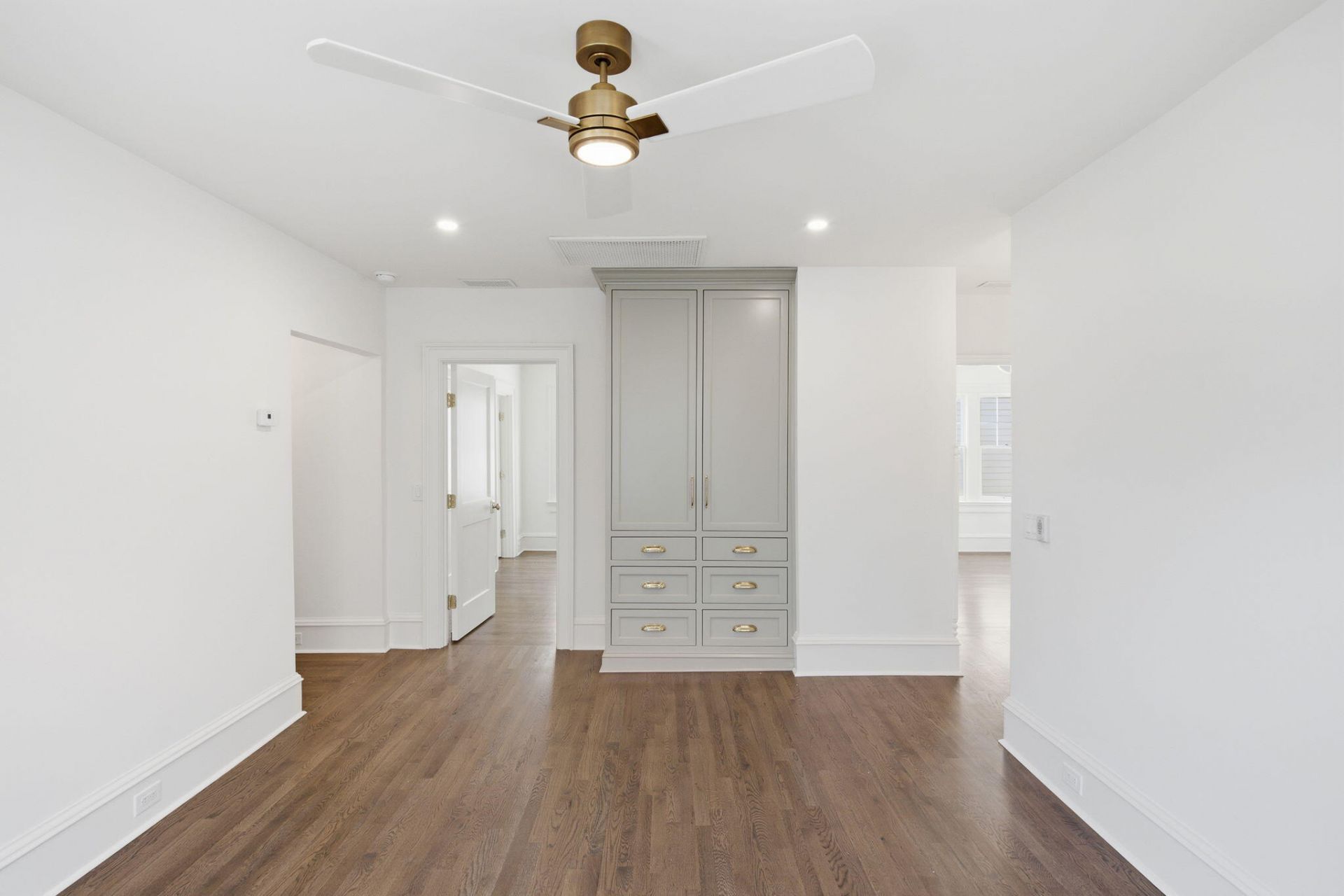 35 Gibbes Street Photo 52