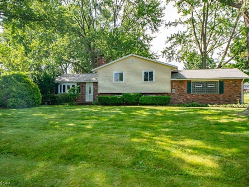 942 El Dorado Drive, Akron, OH 44319 Photo 1