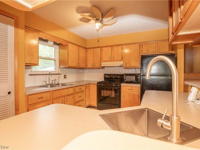 942 El Dorado Drive, Akron, OH 44319 Photo 11
