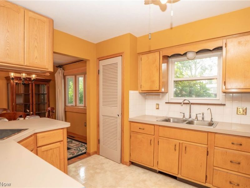 942 El Dorado Drive, Akron, OH 44319 Photo 12