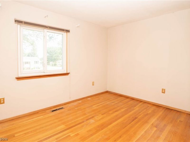 942 El Dorado Drive, Akron, OH 44319 Photo 16