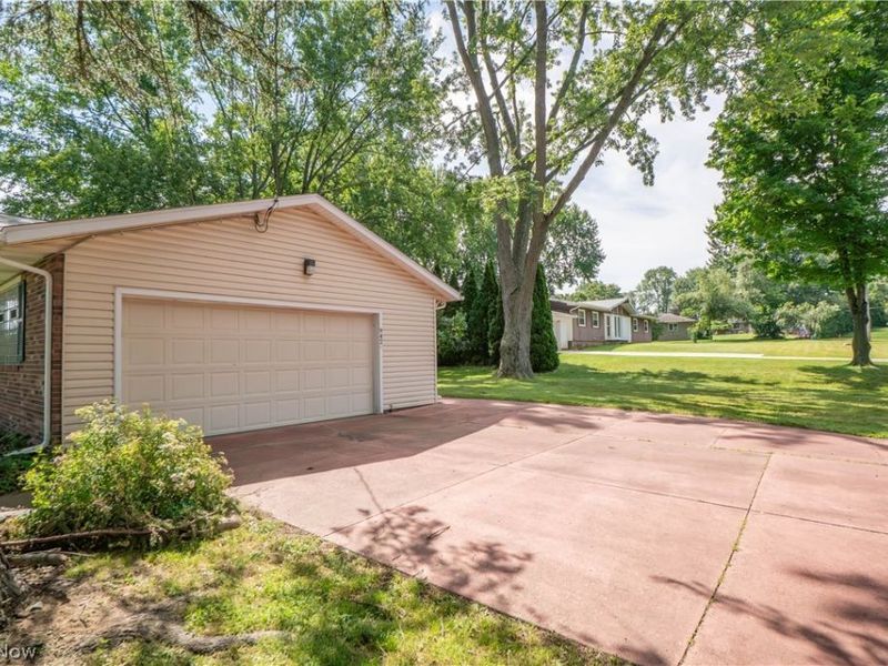 942 El Dorado Drive, Akron, OH 44319 Photo 2