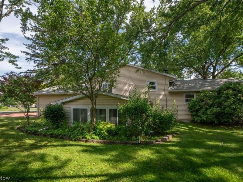 942 El Dorado Drive, Akron, OH 44319 Photo 30