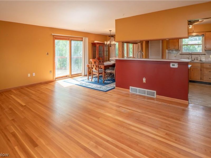 942 El Dorado Drive, Akron, OH 44319 Photo 5