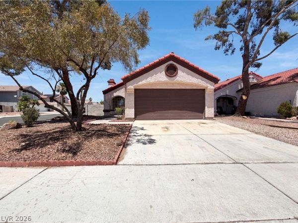 6212 Warm River Road , Las Vegas, NV 89108