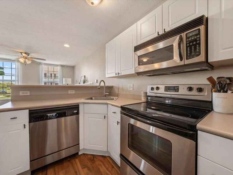 7043 Monarchos Drive, Unit 13, New Albany, OH 43054 Photo 11