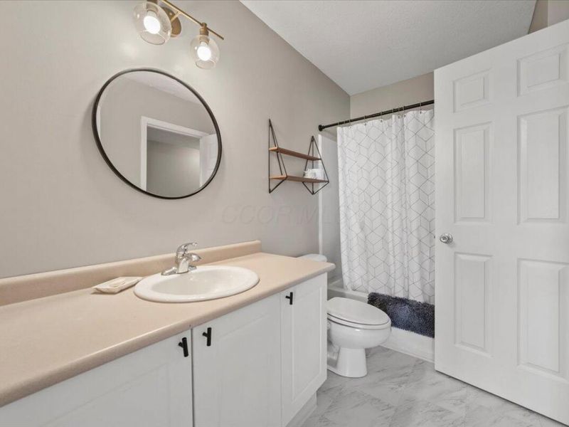 7043 Monarchos Drive, Unit 13, New Albany, OH 43054 Photo 17