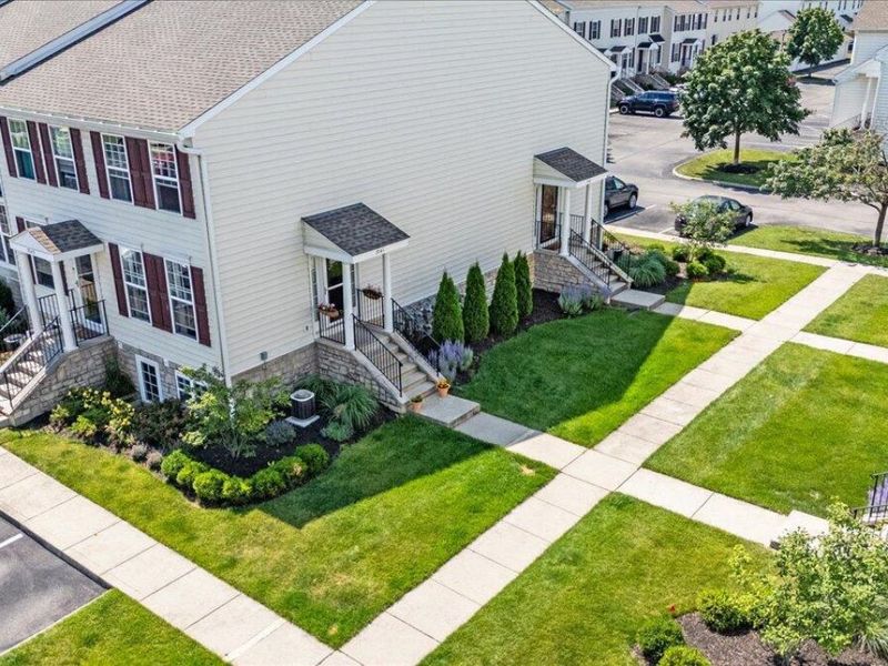 7043 Monarchos Drive, Unit 13, New Albany, OH 43054 Photo 4