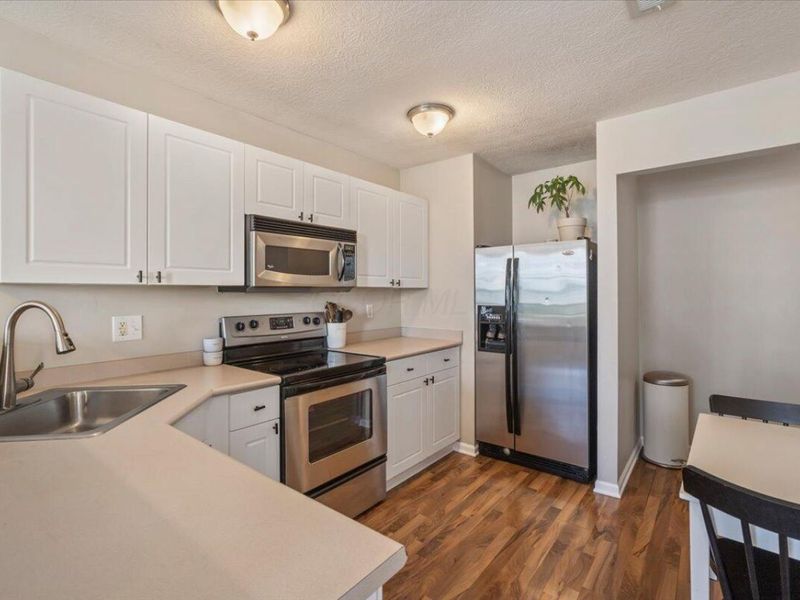 7043 Monarchos Drive, Unit 13, New Albany, OH 43054 Photo 9