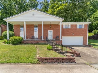 7010 Kanawha Farm Circle, Charleston, WV 25312