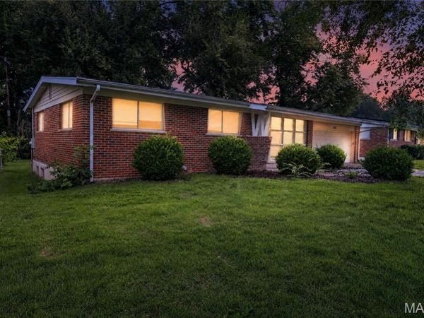 2365 Hallwood Drive , St Louis, MO 63136