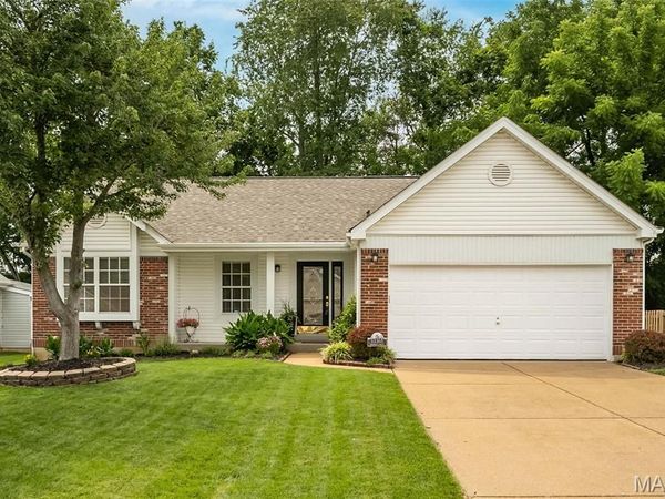 11365 Brierhall Circle , Maryland Heights, MO 63043