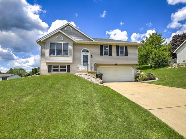 103 Victoria Lane, Barneveld, WI 53507
