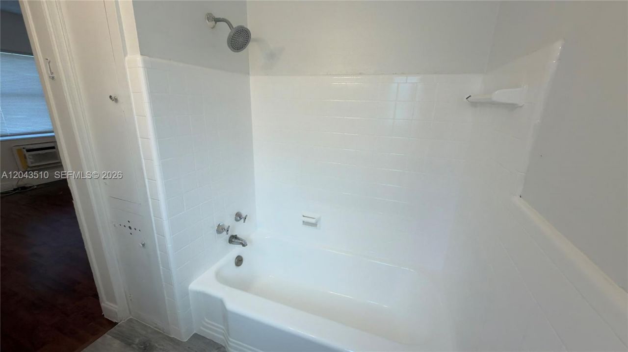 808 84th St , Unit 808, Miami Beach, FL 33141 Photo