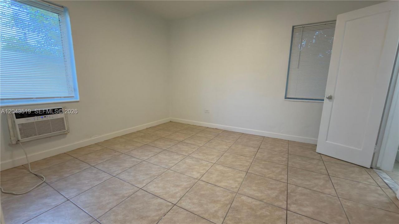 808 84th St , Unit 810, Miami Beach, FL 33141 Photo