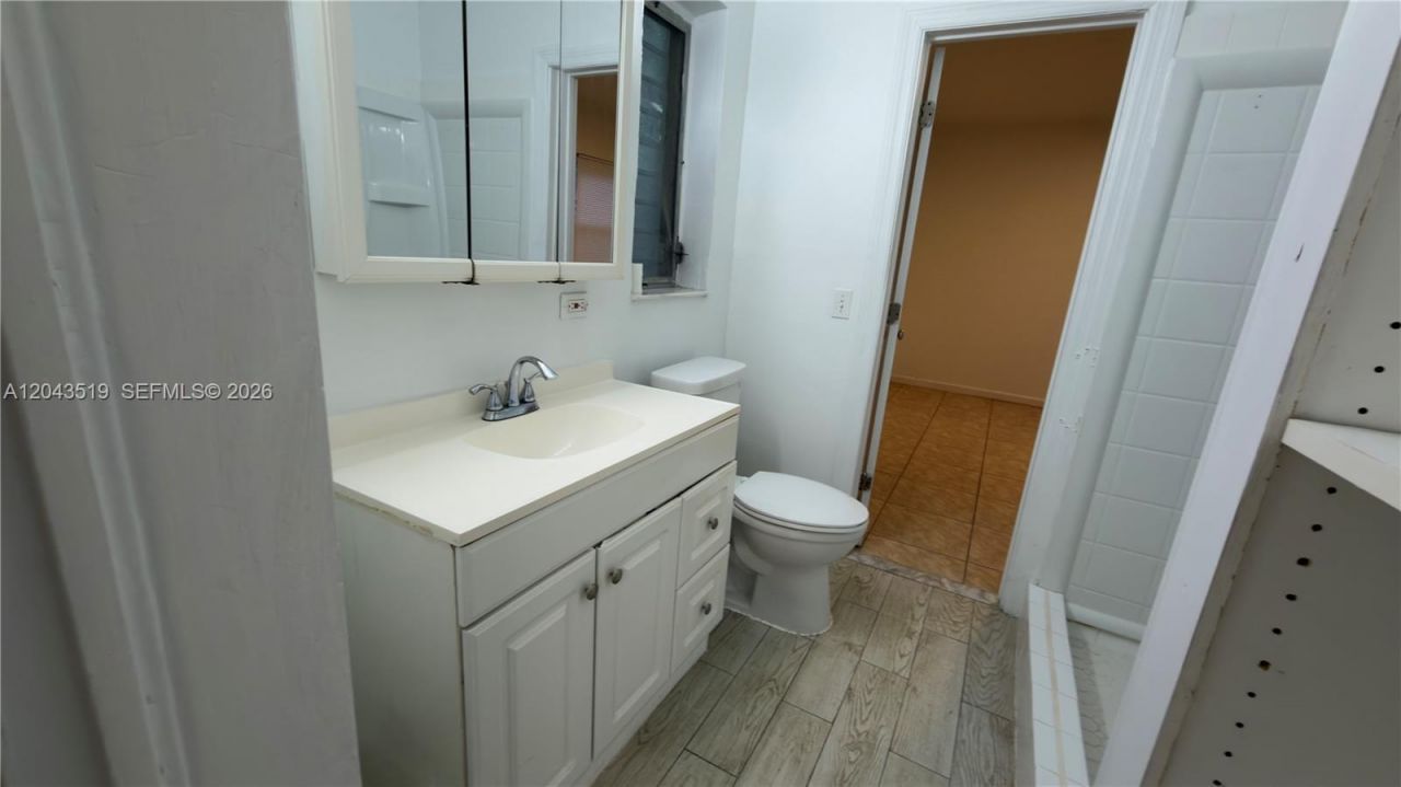 808 84th St , Unit 810, Miami Beach, FL 33141 Photo
