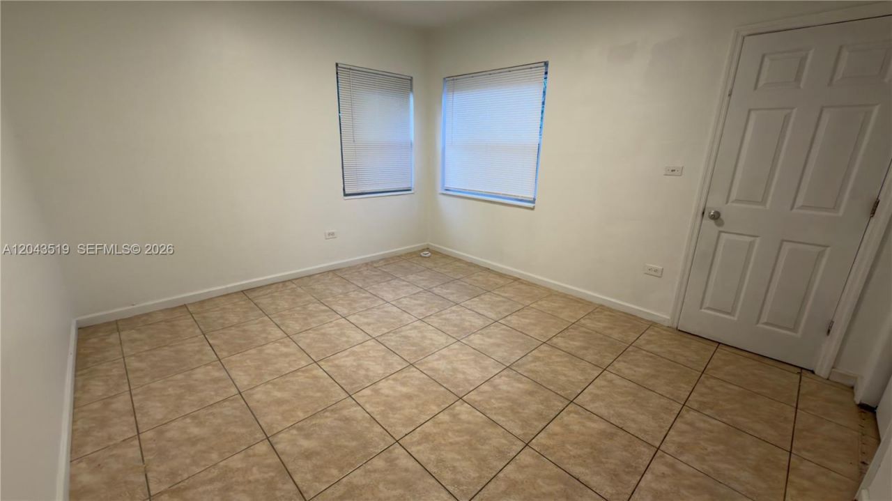 808 84th St , Unit 810, Miami Beach, FL 33141 Photo