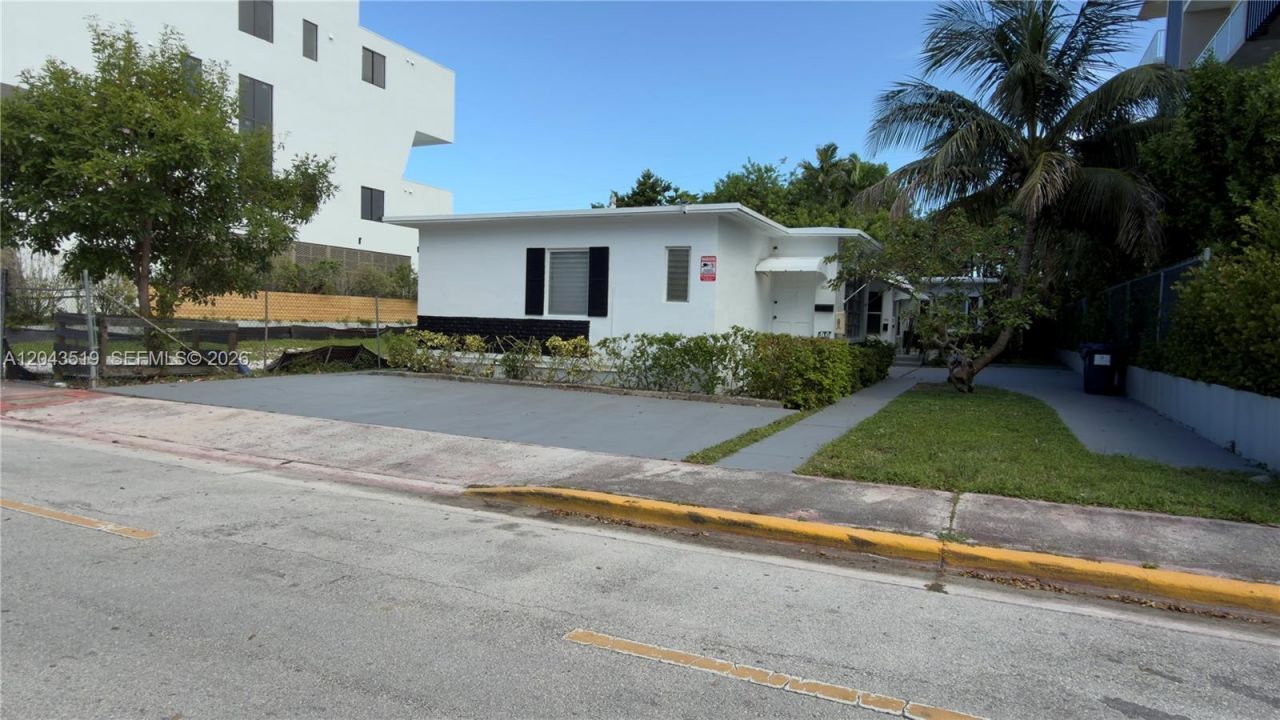 808 84th St , Unit 810, Miami Beach, FL 33141 Photo