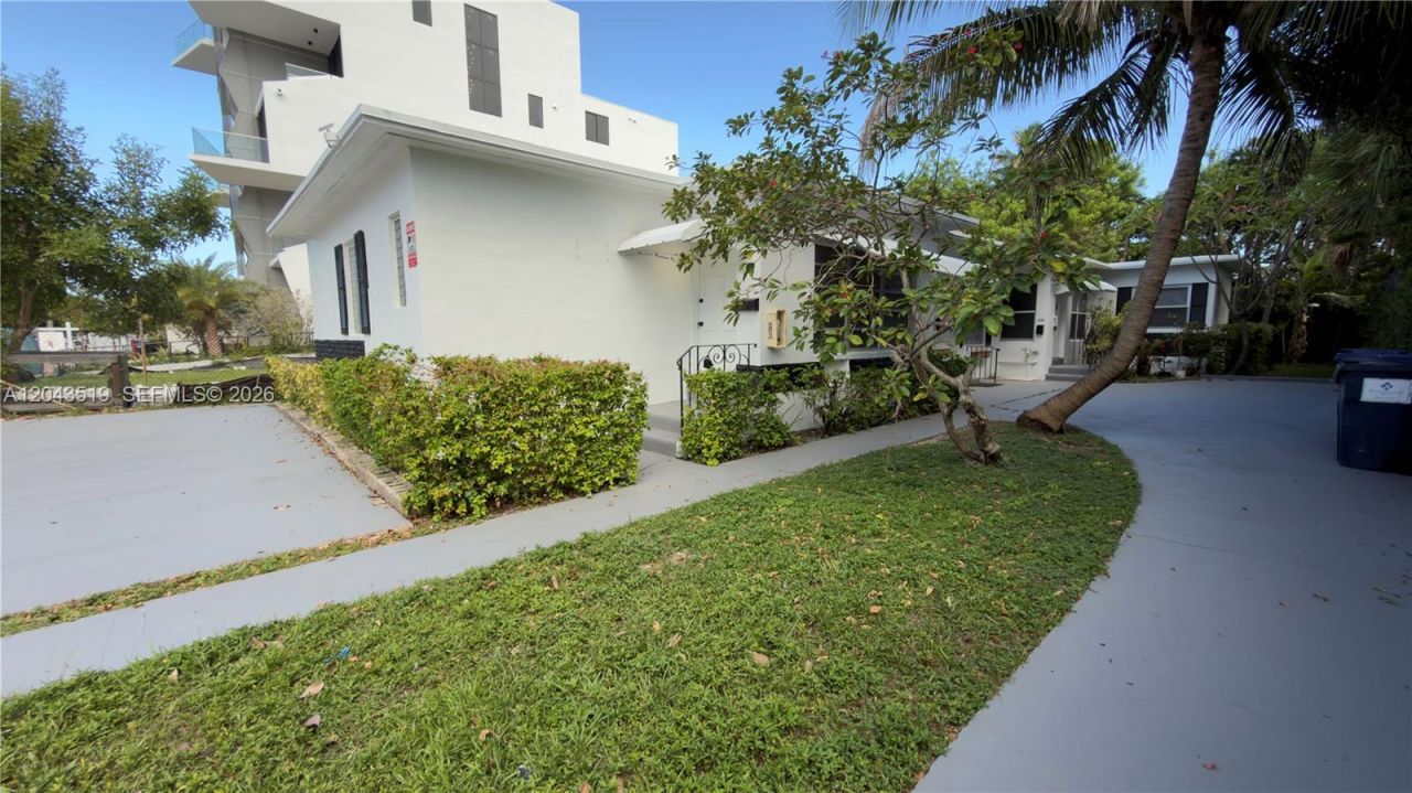 808 84th St , Unit 810, Miami Beach, FL 33141 Photo