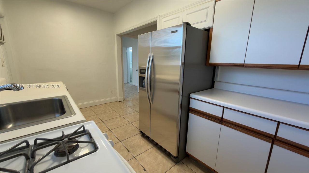 808 84th St , Unit 810, Miami Beach, FL 33141 Photo