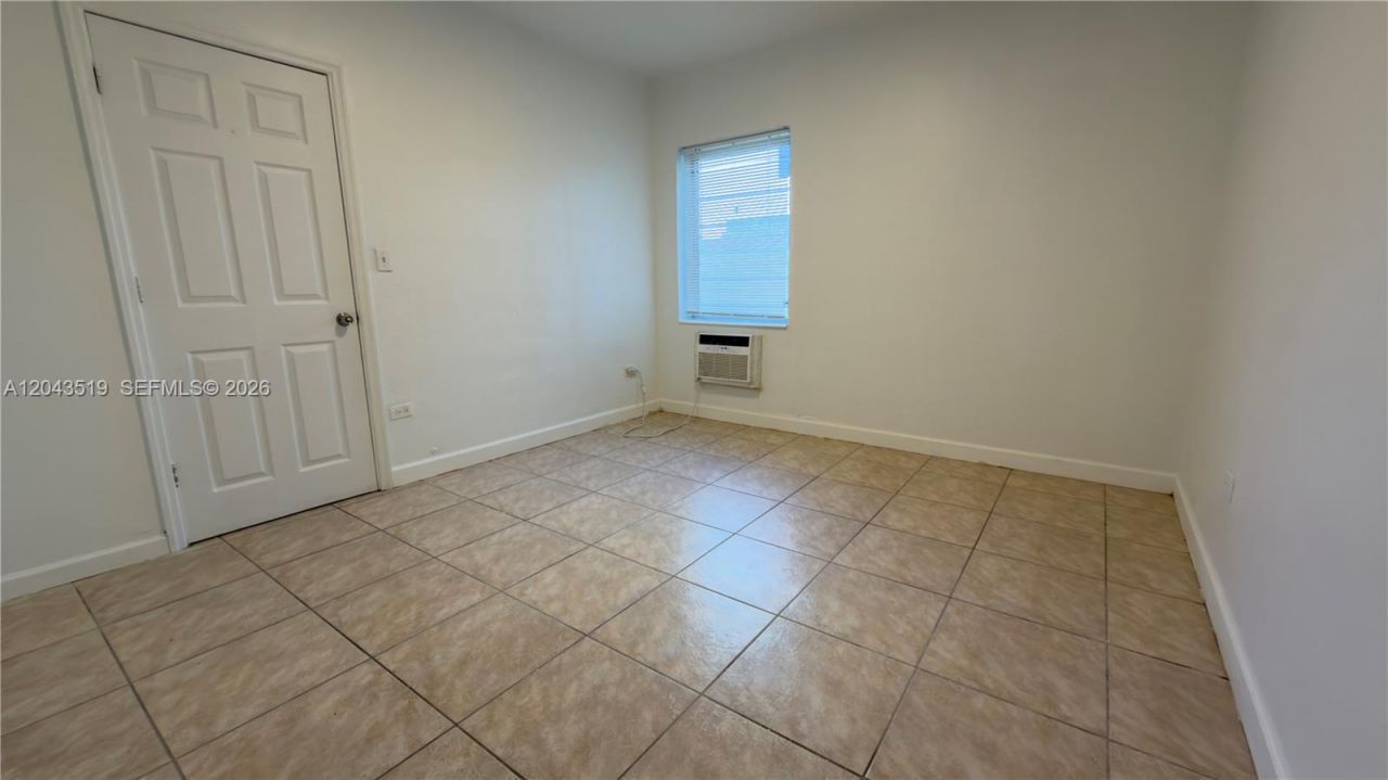 808 84th St , Unit 810, Miami Beach, FL 33141 Photo