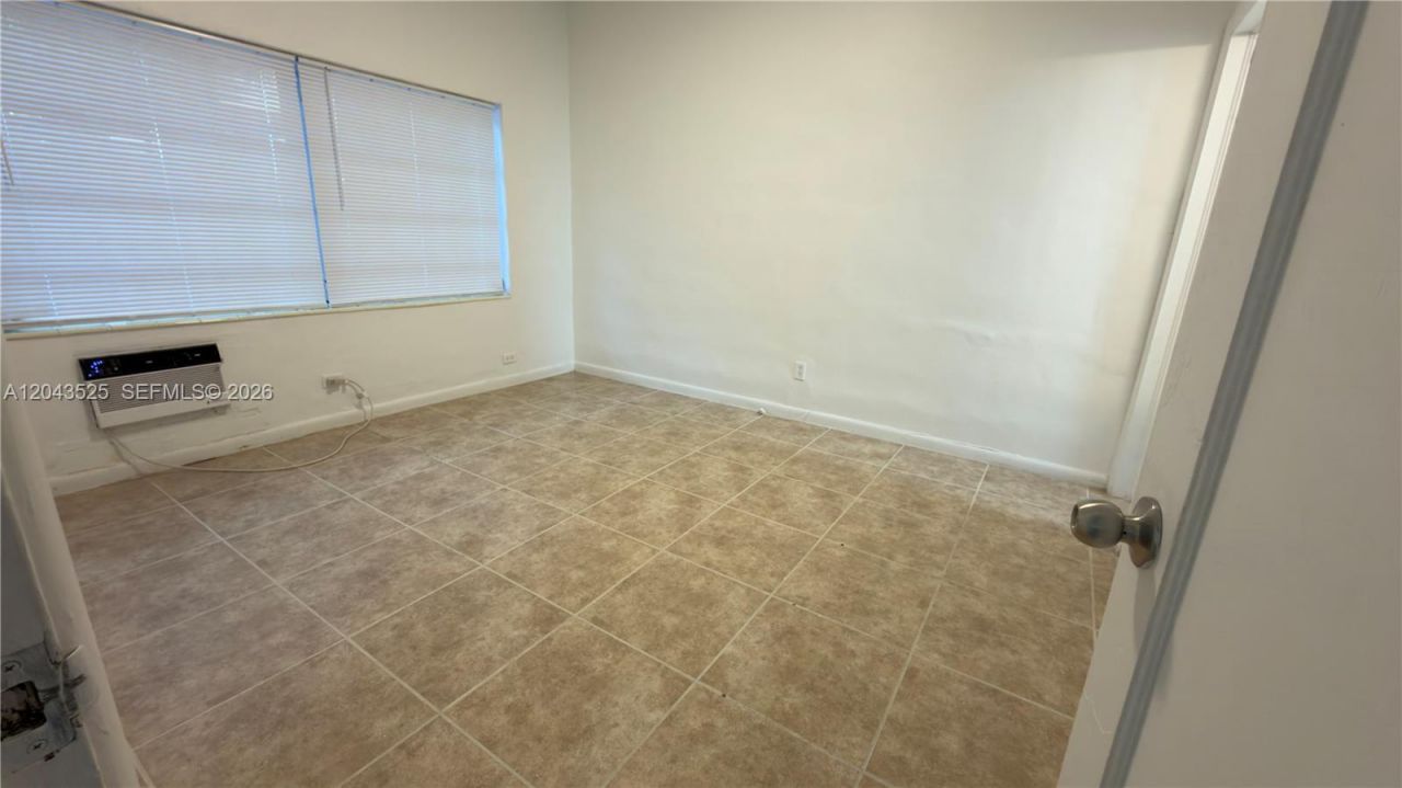 808 84th St , Unit 812, Miami Beach, FL 33141 Photo