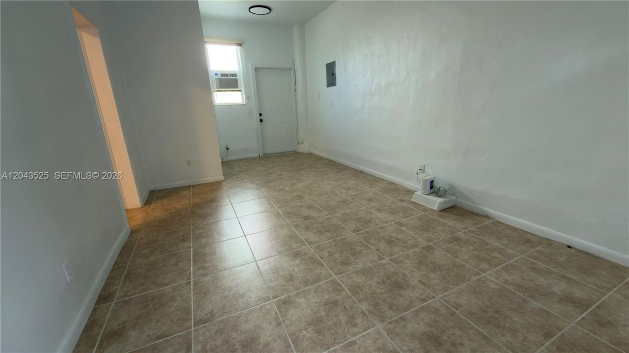 808 84th St , Unit 812, Miami Beach, FL 33141 Photo